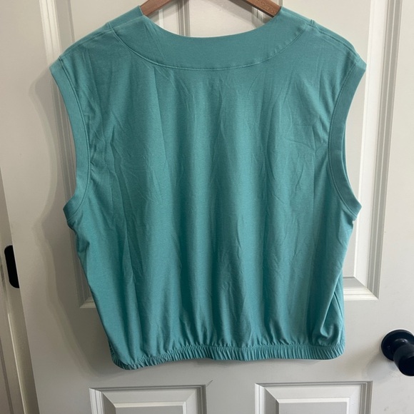 NWOT Old Navy Active Cloud Motion Large Tall Teal Sleeveless V-Neck Top. Go dry - Picture 11 of 11
